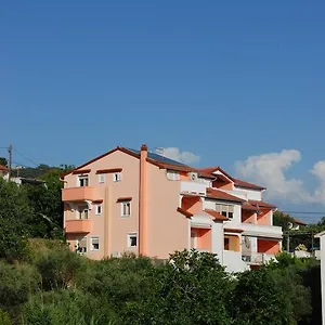 Toska Apartment
